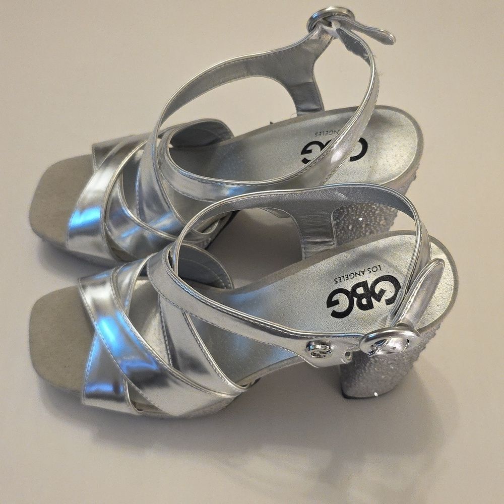 BRAND NEW GBG LOS ANGELES JEWEL STRAPPY HEELS SANDALS G1